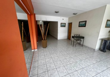 Excelente dpto semipiso 3 amb amplio al frente con dependencia de servicio, patio, parrilla y cochera. Excelente ubicacion: Av. Hipolito Yrigoyen 6600, Remedios de Escalada