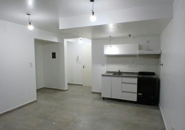Dpto 2 amb con patio en pb. Apto credito. Excelente ubicacion: 25 de Mayo 188, Temperley