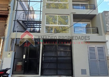 Monoamb a estrenar con balcon en 1er piso al frente. Ubicado en San Martin 632, Lomas de Zamora