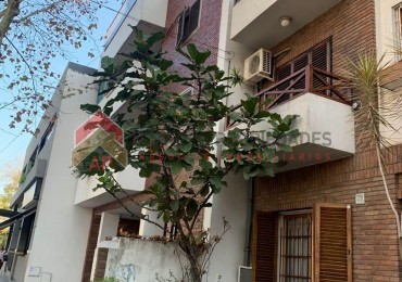 Dpto semipiso 3 amb amplios con balcon y cochera. Excelente ubicacion: Alem 1306, Banfield