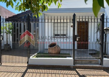 Casa 4 amb con garage y parque, apto cred. muy buena ubicacion: San Isidro 1190 Temperley