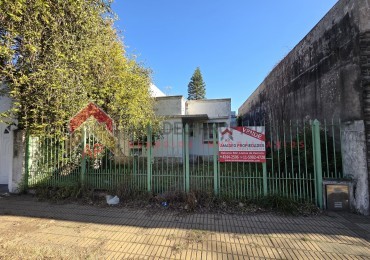 Casa 2 amb amplia a refaccionar con garage y parque APTO CREDITO, ubicada en Lugano 538 Lomas de Zamora