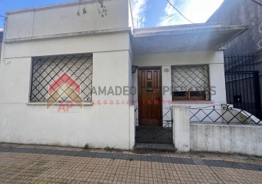 OPORTUNIDAD: Ph t/casa al frente 3 amb con patio, ubicada en Las Piedras 281 Lomas de Zamora