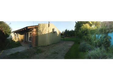 Casa Quinta vacacional 4 amb con gran parque y cochera NUEVO PRECIO, ubicada en Yapeyu 2100 , Longchamps